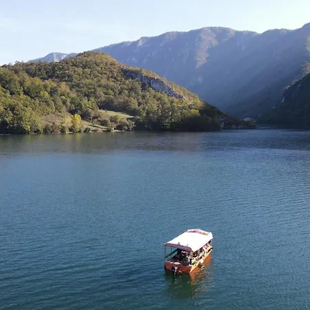 Rusticna Kuca Crvena Stena U Blizini Kucice Na Drini Hébergement de vacances Bajina Basta