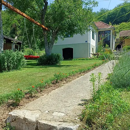Rusticna Kuca Crvena Stena U Blizini Kucice Na Drini Hébergement de vacances Bajina Basta